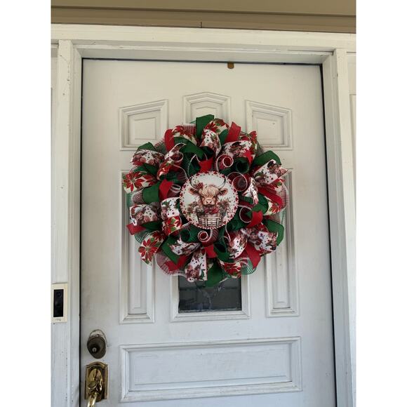 Christmas Highland Cow Wreath | Red and Green Holiday Wreath, Christmas Wreath - Picture 7 of 7